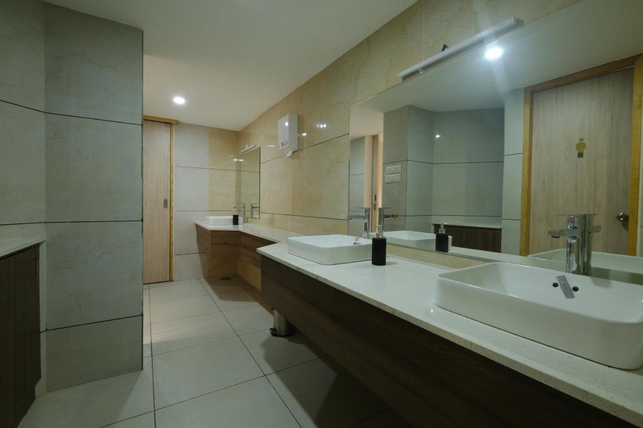 The Heartland Business Hotel, Trivandrum Тривандрум Экстерьер фото