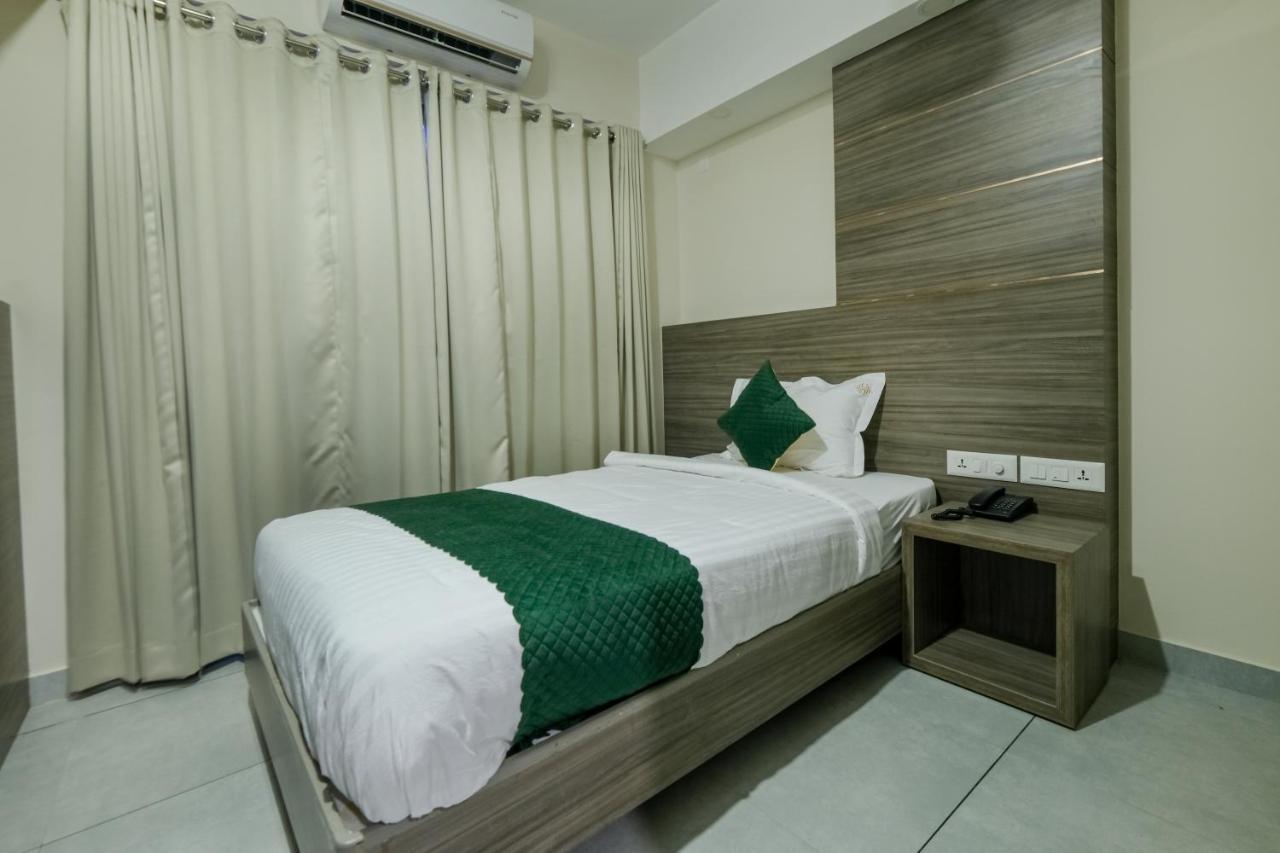 The Heartland Business Hotel, Trivandrum Тривандрум Экстерьер фото